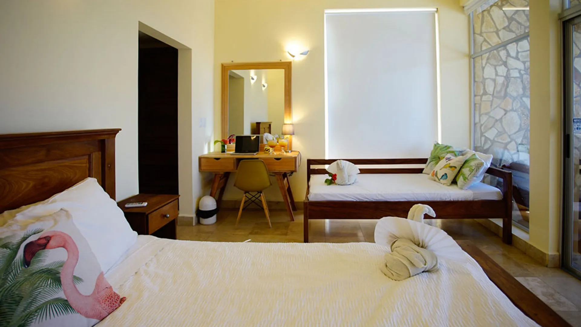 Magnific Rock – Studio – Bedroom with Double & Single Bed